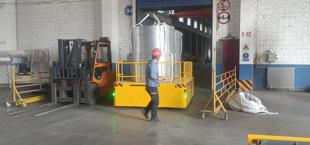無(wú)軌電動(dòng)平板車(chē)-2